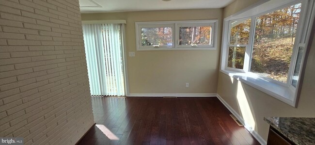 Building Photo - 7613 Locust Ln