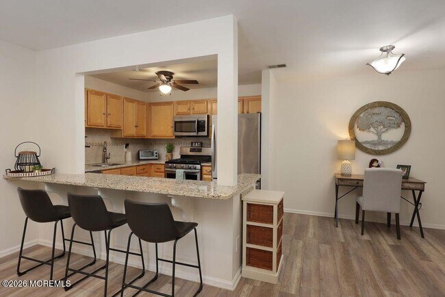 Building Photo - 1015 Wedgewood Cir