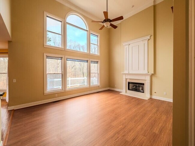 Building Photo - 12872 Waterside Dr