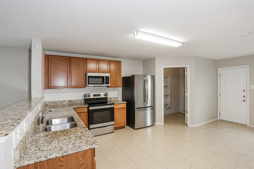 Building Photo - 1453 Castle Ridge Rd