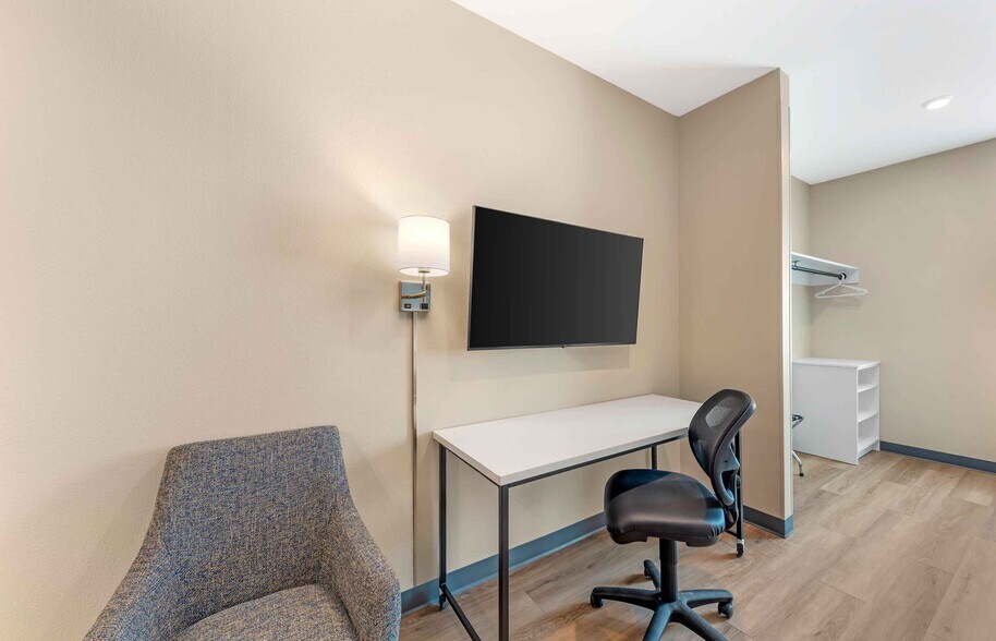 Building Photo - Furnished Studio-Kyle