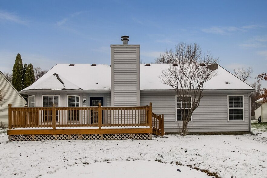 Building Photo - 7645 Blue Willow Dr