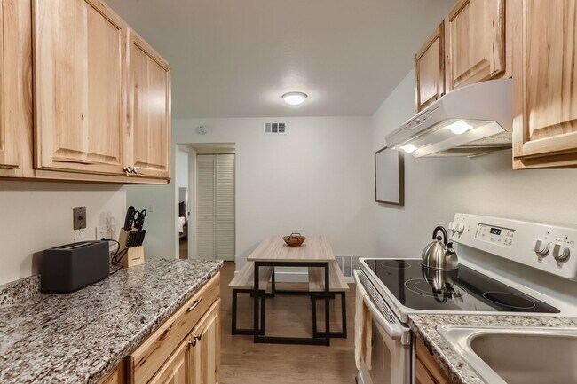Building Photo - Charming Boulder Condo with Deck, Steps to...