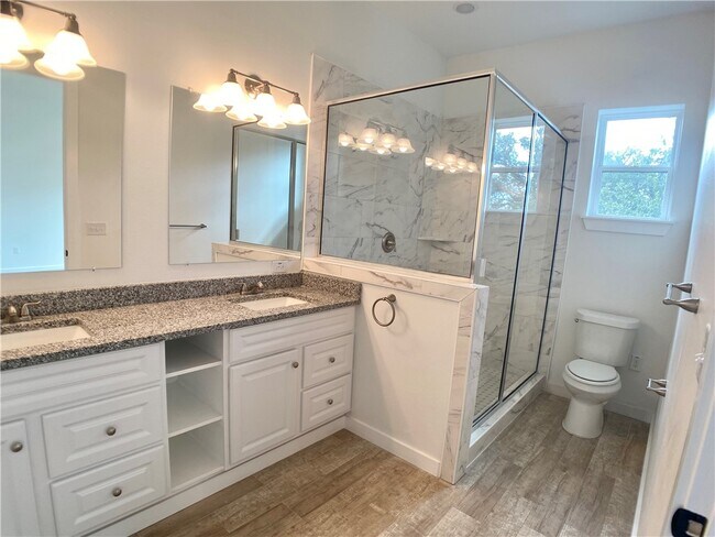 Building Photo - 255 Lourdes Ct