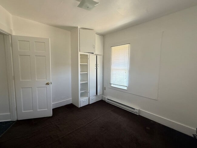 Building Photo - Now renting 2 bedroom House
