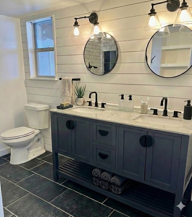 Building Photo - 13009 Lamplight Village Ave