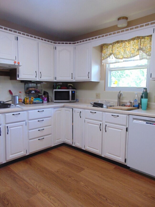 Building Photo - Nice 3 Bed 3 Bath House In University Park...