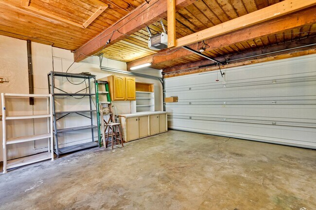 Building Photo - Remodeled 3-bedroom 1 bath
