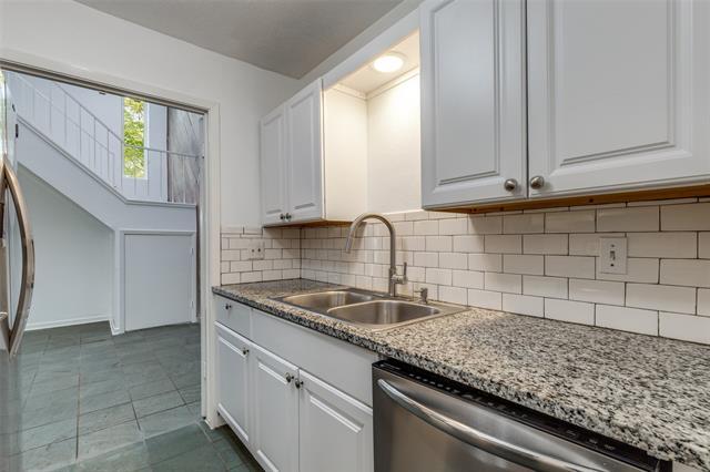 Building Photo - 7608 Woodthrush Dr