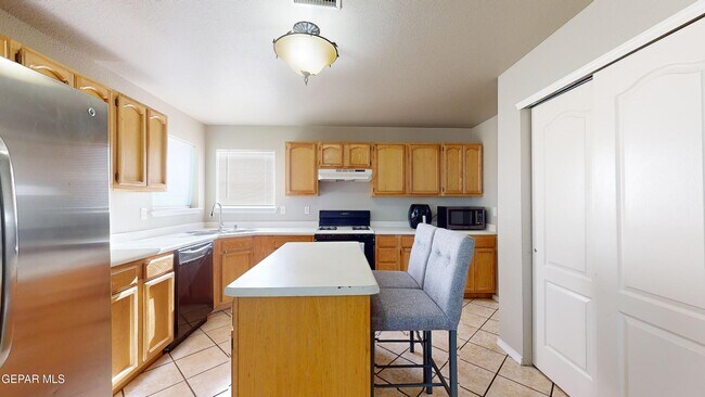 Building Photo - 12231 Tierra Baja Way