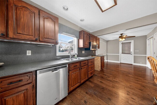 Building Photo - 5591 Old Hwy 21