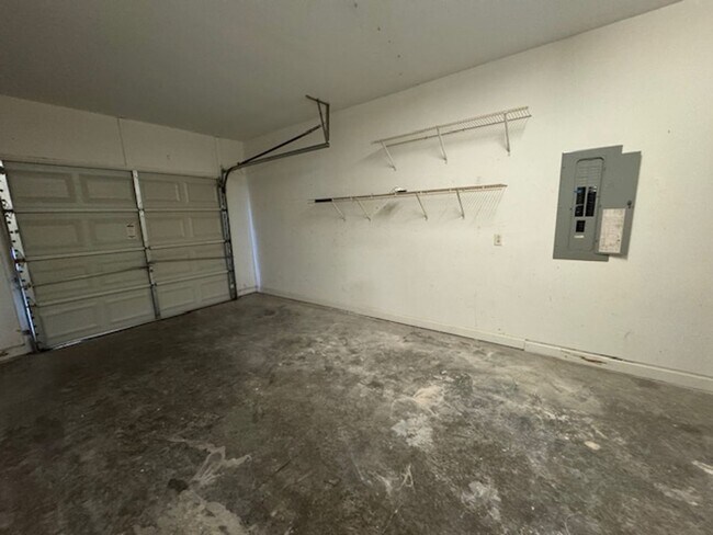 Building Photo - 150 Raye Dr