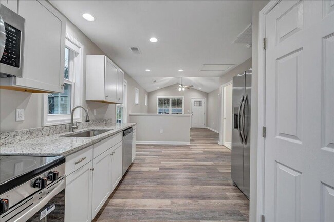 Building Photo - BRAND NEW HOME- 2 Bedroom off Orange Ave