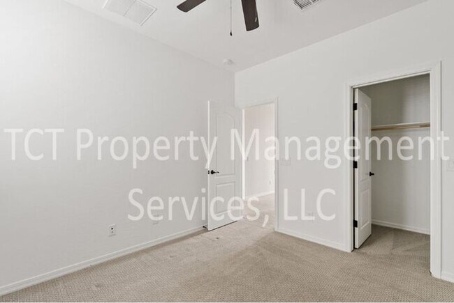 Building Photo - 9743 E Torino Ave