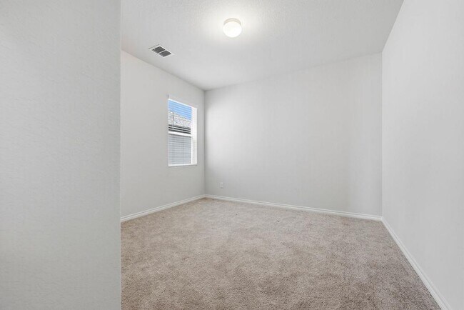 Building Photo - 245 Leeland Dr
