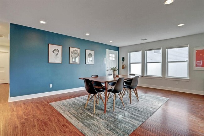 Building Photo - 1308 Ruthven St