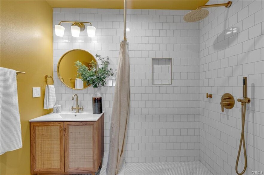 Building Photo - 1123 E Ocean Blvd