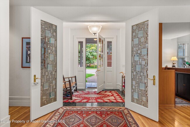 Building Photo - 431 W Hopkins Ave