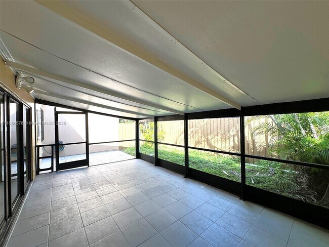 Building Photo - 6731 Kingsmoor Way