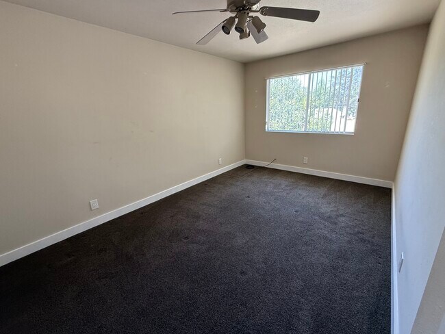 Building Photo - 280 S Craig Ave