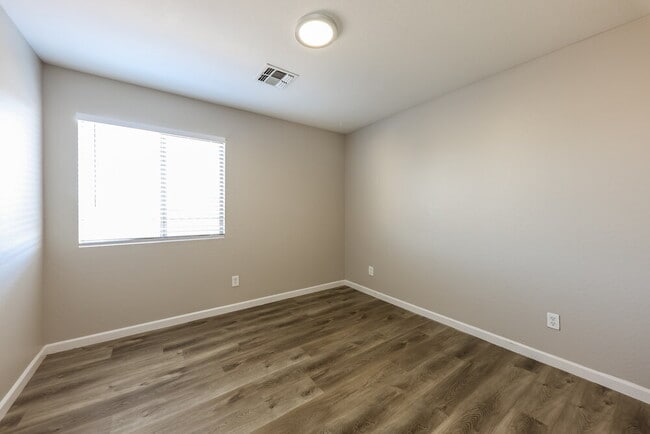 Building Photo - 15995 W Vogel Ave