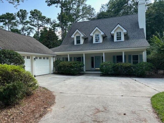Primary Photo - 7 Interlochen Dr