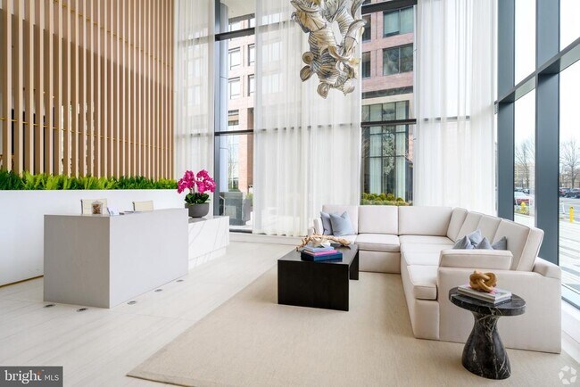 Building Photo - 3130 Potomac Ave