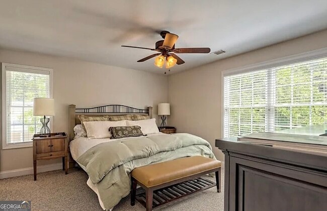 Building Photo - 643 Washington St