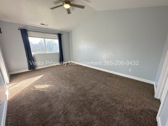 Building Photo - 1526 N 2530 W