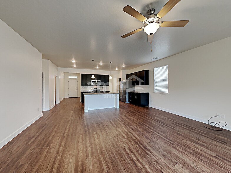 Building Photo - 175 E Sicily Dr