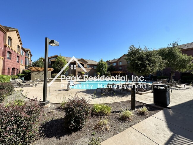 Building Photo - Updated 1bd/1ba North Natomas Condo with G...