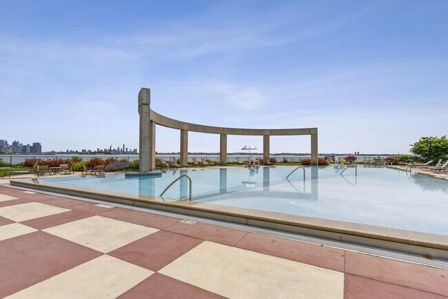 Building Photo - 15 Freedom Way-