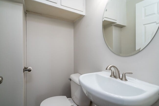 Building Photo - One Bedroom, One Bathroom Single Family Home