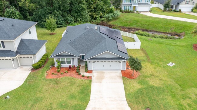 Building Photo - Stunning home in desirable neighborhood !