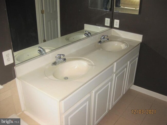 Building Photo - 48 Battlefield Dr