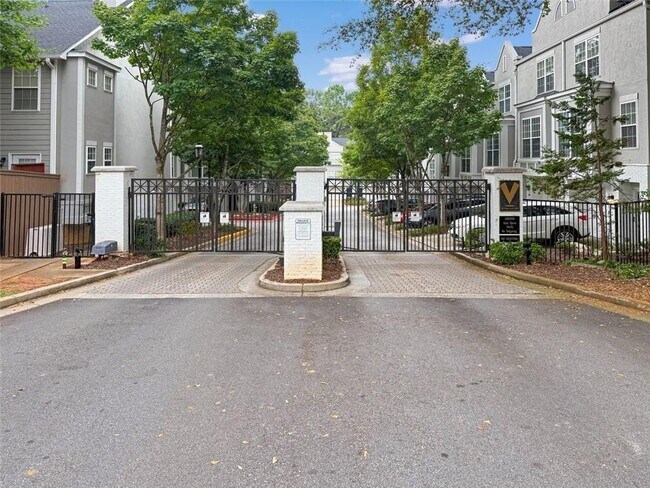 Building Photo - 1146 Village Ct SE