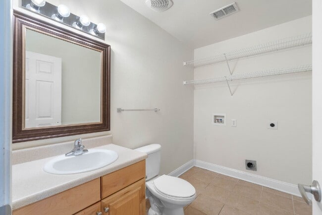 Building Photo - 554 Wingspan Way