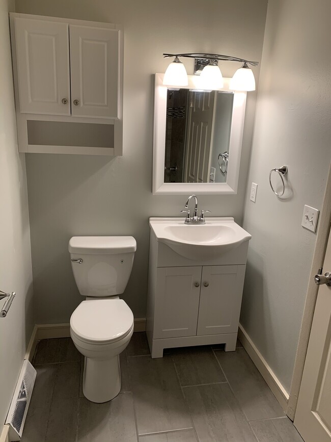 Building Photo - 2428 W Savannah Villa Oaks