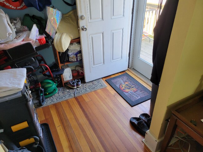 Building Photo - 46 Peirce St