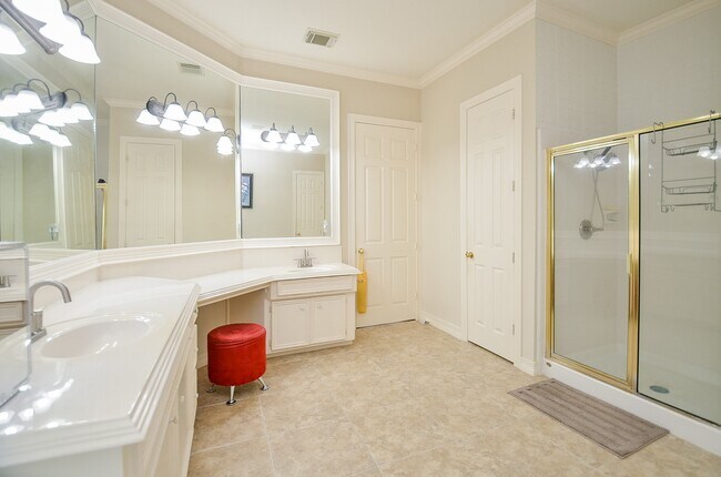 Building Photo - 7934 Woodcrest Ct