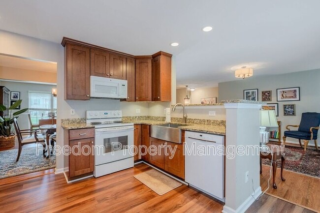 Building Photo - 9564 Basilwood Dr