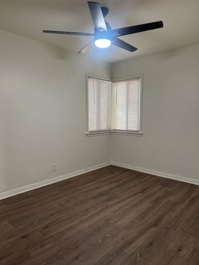 Building Photo - Bald