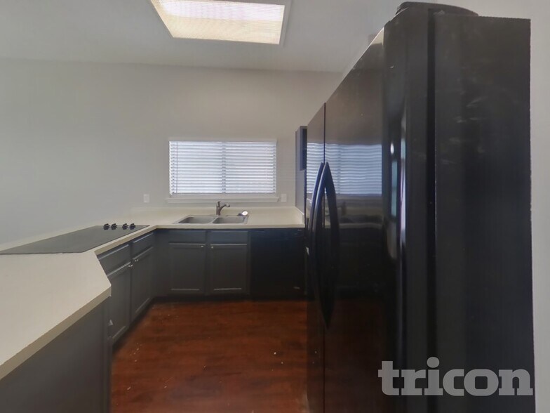 Building Photo - 8035 Dove Trail Dr