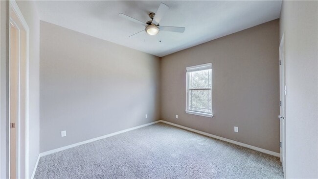 Building Photo - 2700 Horse Haven Ln