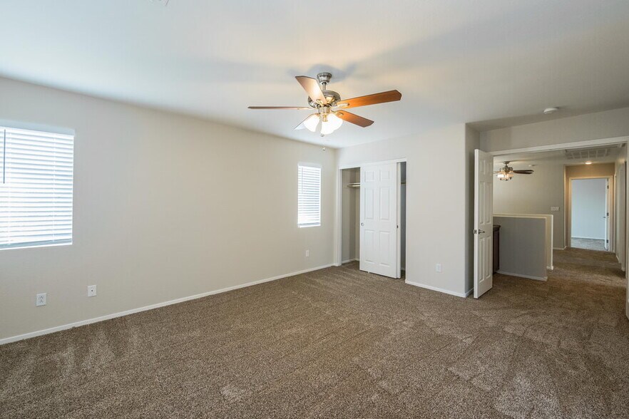 Building Photo - 1240 Maple Pines Ave