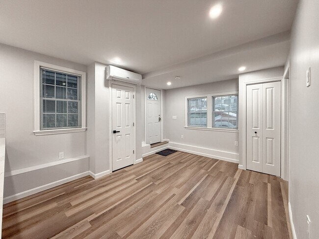 Building Photo - 29 Avon St