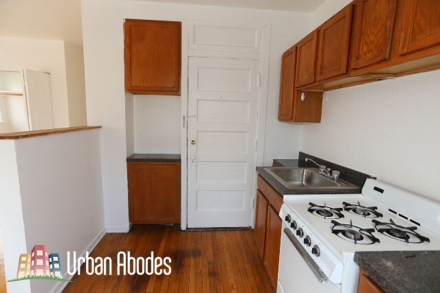 Building Photo - 3257 W Wrightwood Ave