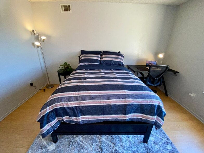 Building Photo - 3420 Bahia Pl