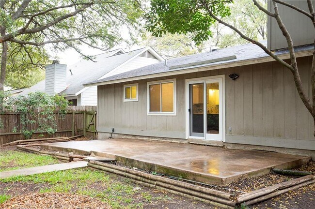 Building Photo - 9708 Moorberry St