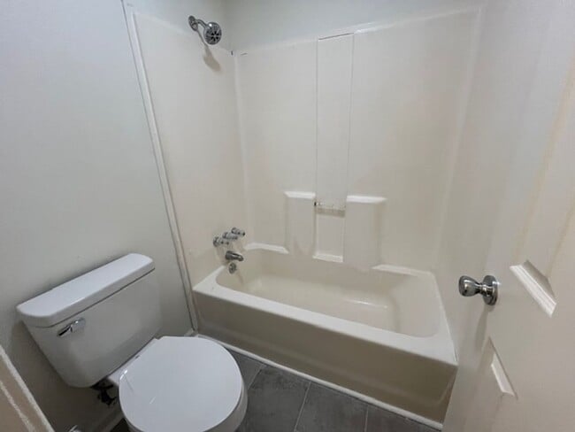 Building Photo - Renovated 3 Bedroom 2 Bath Home for Rent!